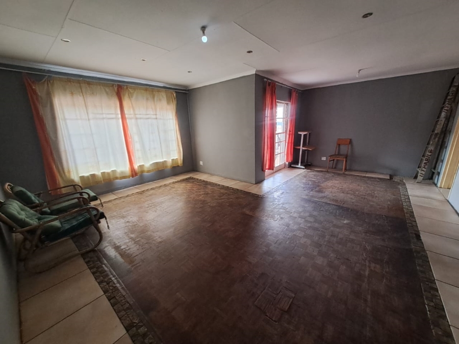 4 Bedroom Property for Sale in Vaalpark Free State